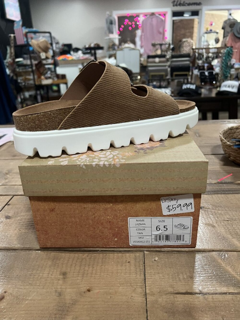Very G Sandals - Picture 2 of 3